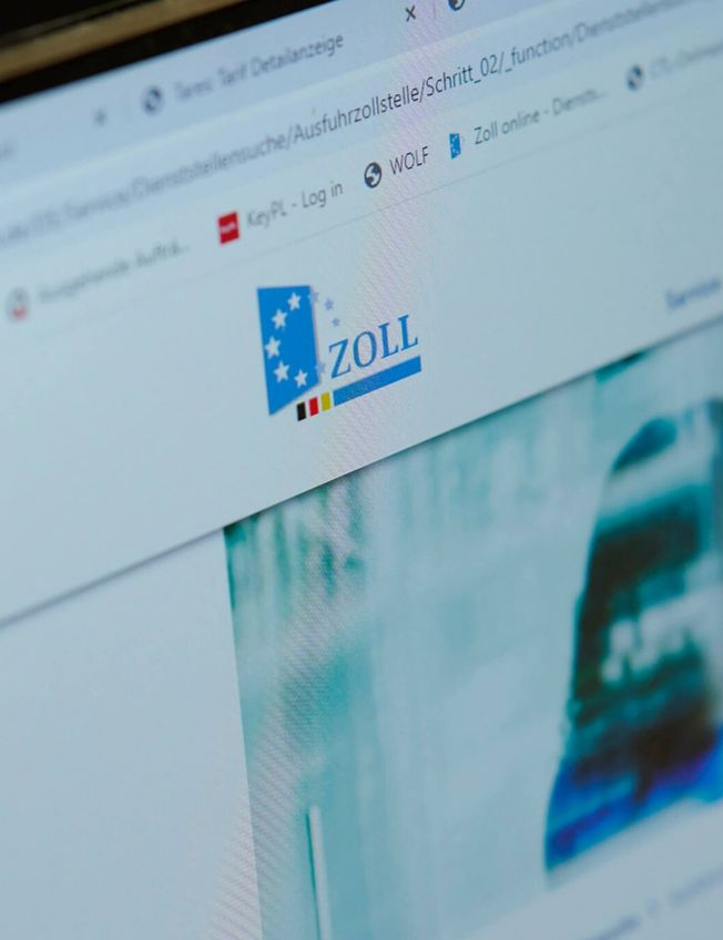 Nahaufnahme einer Zoll Website auf einem Bildschirm