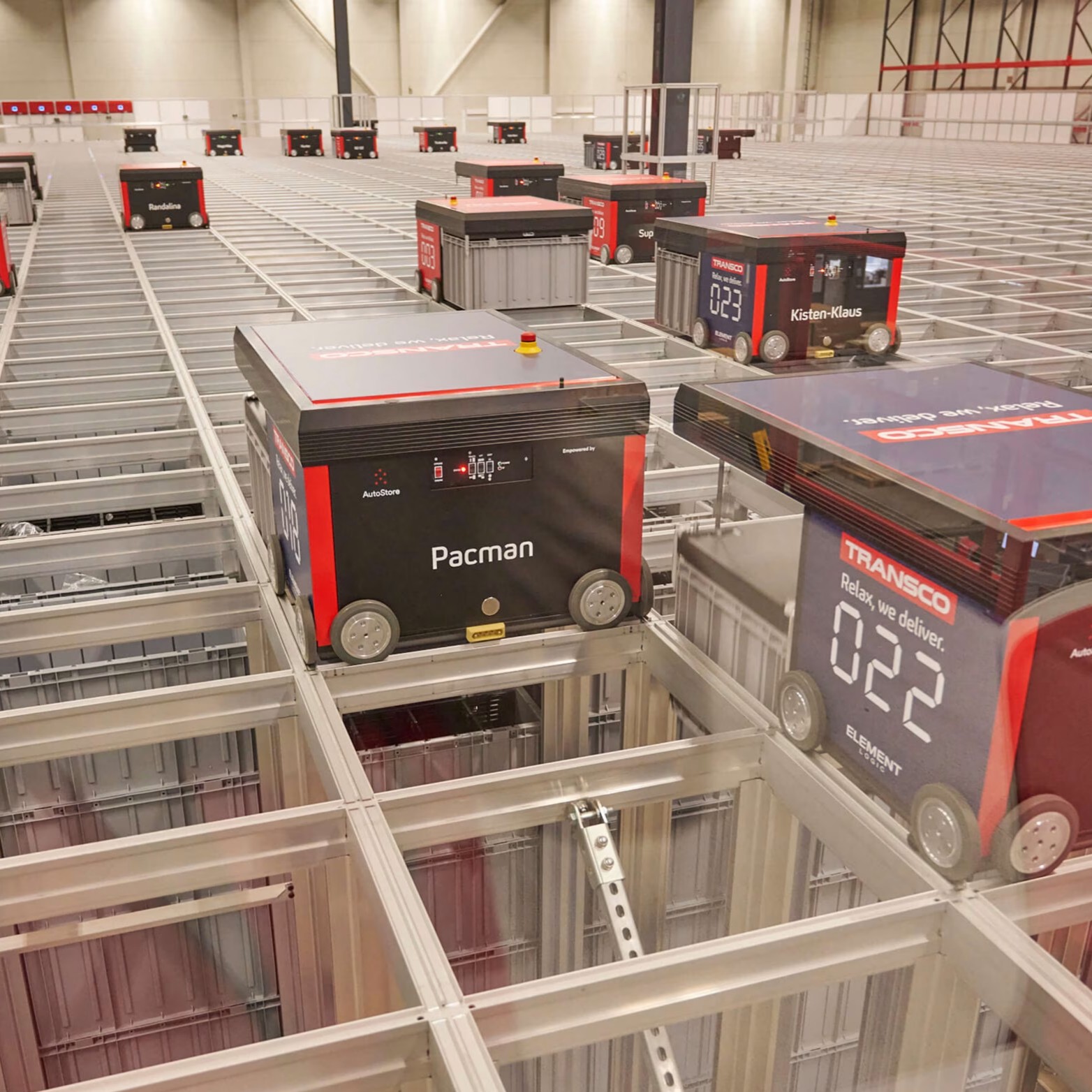 Transco Fulfillment-Roboter auf Autostore Anlage in Transco Logistikzentrum